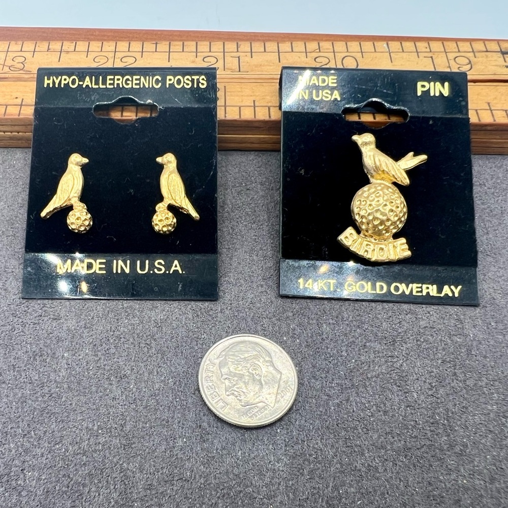 Vintage new old stock golf birdie pierced earrings & lapel pin matching set